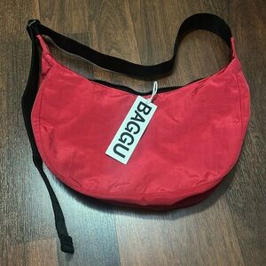 NWT Baggu Candy Apple Medium Crescent - 37 ½ strap